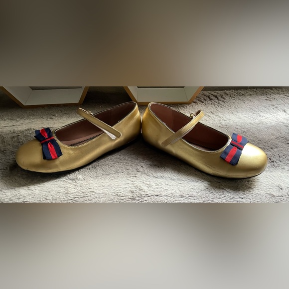 🔥🔥Authentic GUCCI Gold Metallic Ballet Shoes Flats With Bow /Girls Sz 35 - Picture 2 of 7